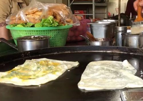 吃瓜卖煎饼网红是谁的徒弟,吃瓜卖煎饼网红背后的神秘徒弟身份！”