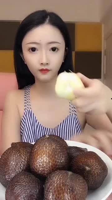 网红主播吃大瓜是谁,真相与争议