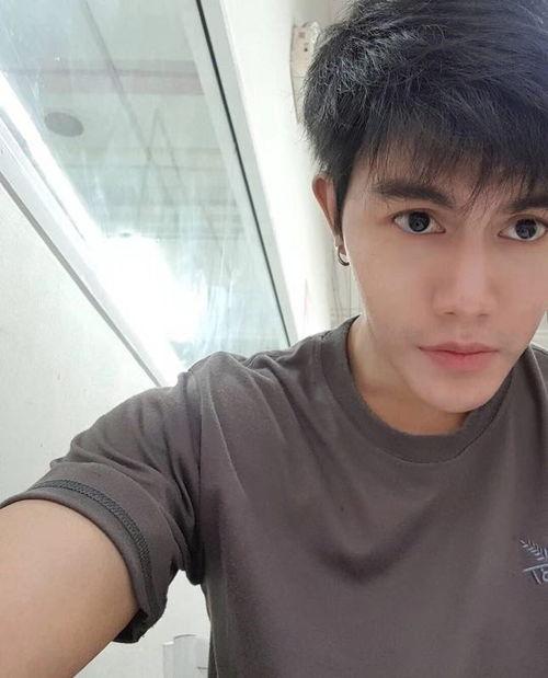 吃瓜网红事件男博主,揭秘男博主背后的真相与争议